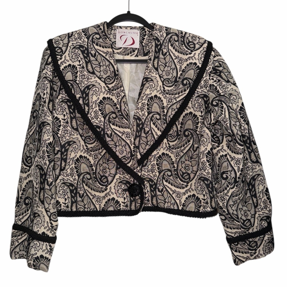 Doncaster Vintage Black and Ivory  Paisley Blazer Tapestry Size 4